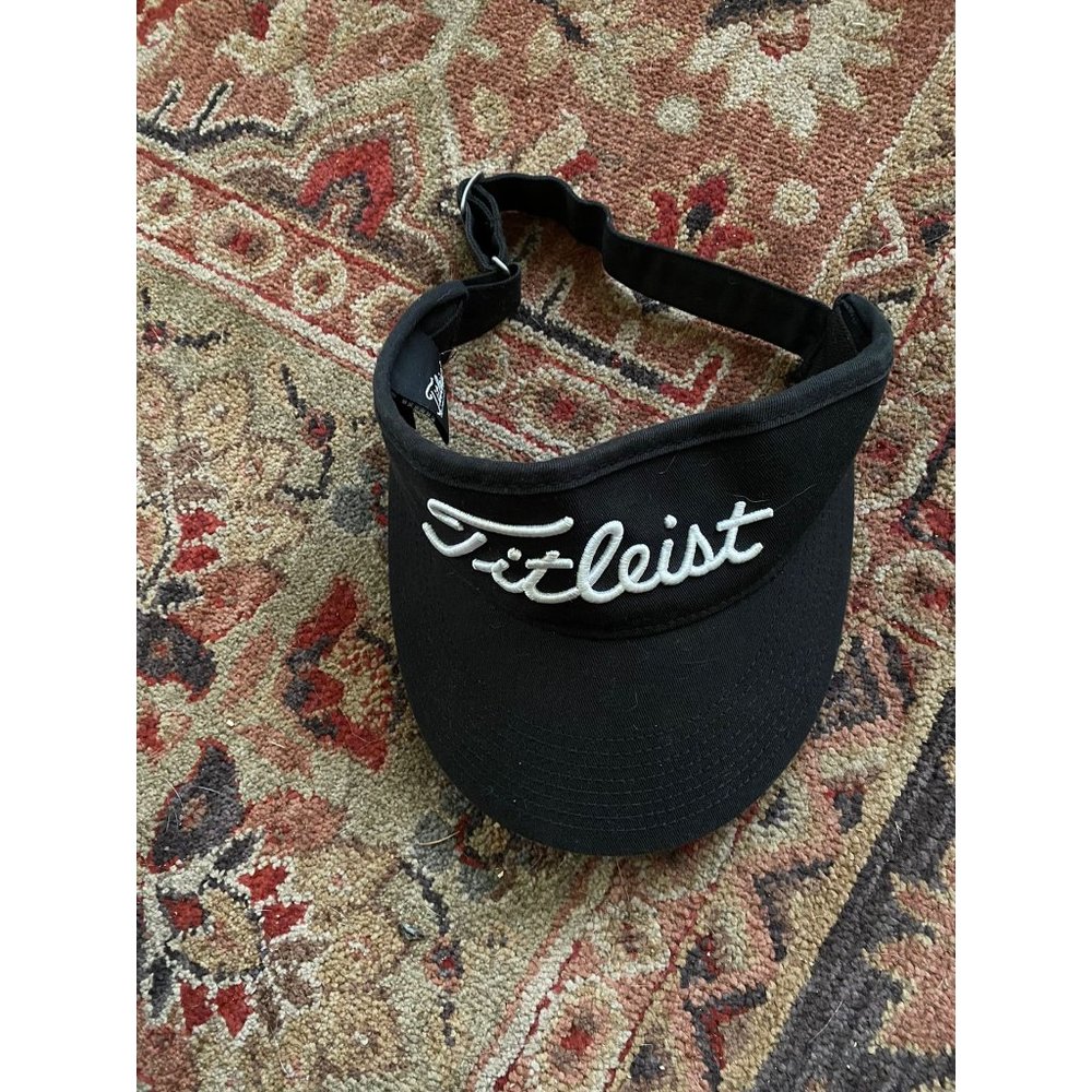 Mens Titalist Adjustable Golf Visor Back Rack
